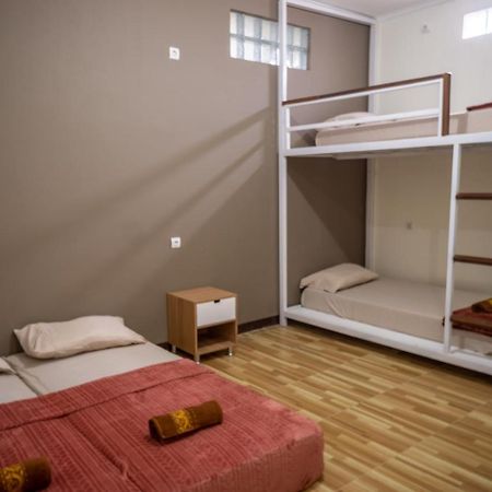 Zenrra House Hotel Bandung Eksteriør billede