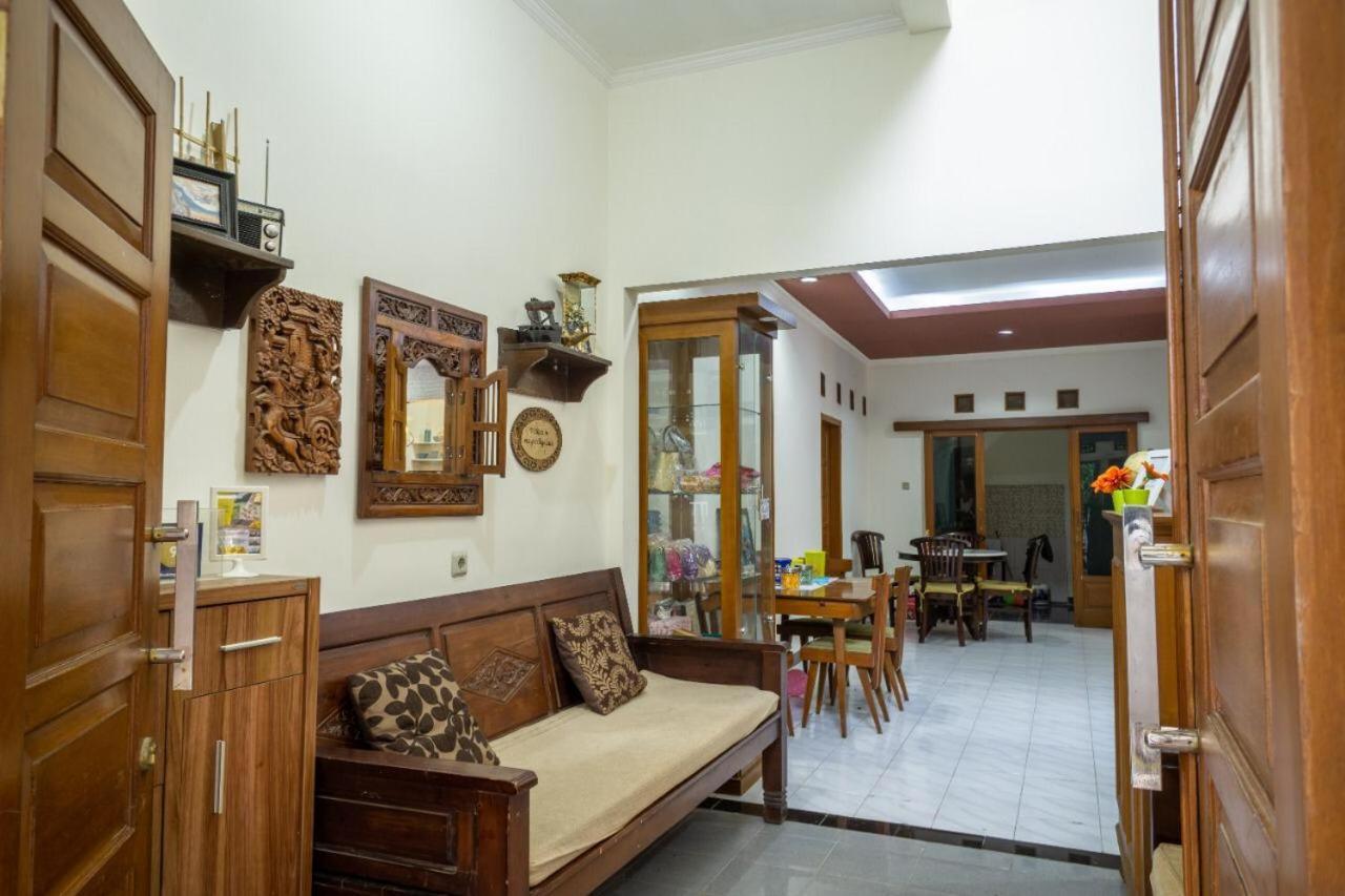 Zenrra House Hotel Bandung Eksteriør billede