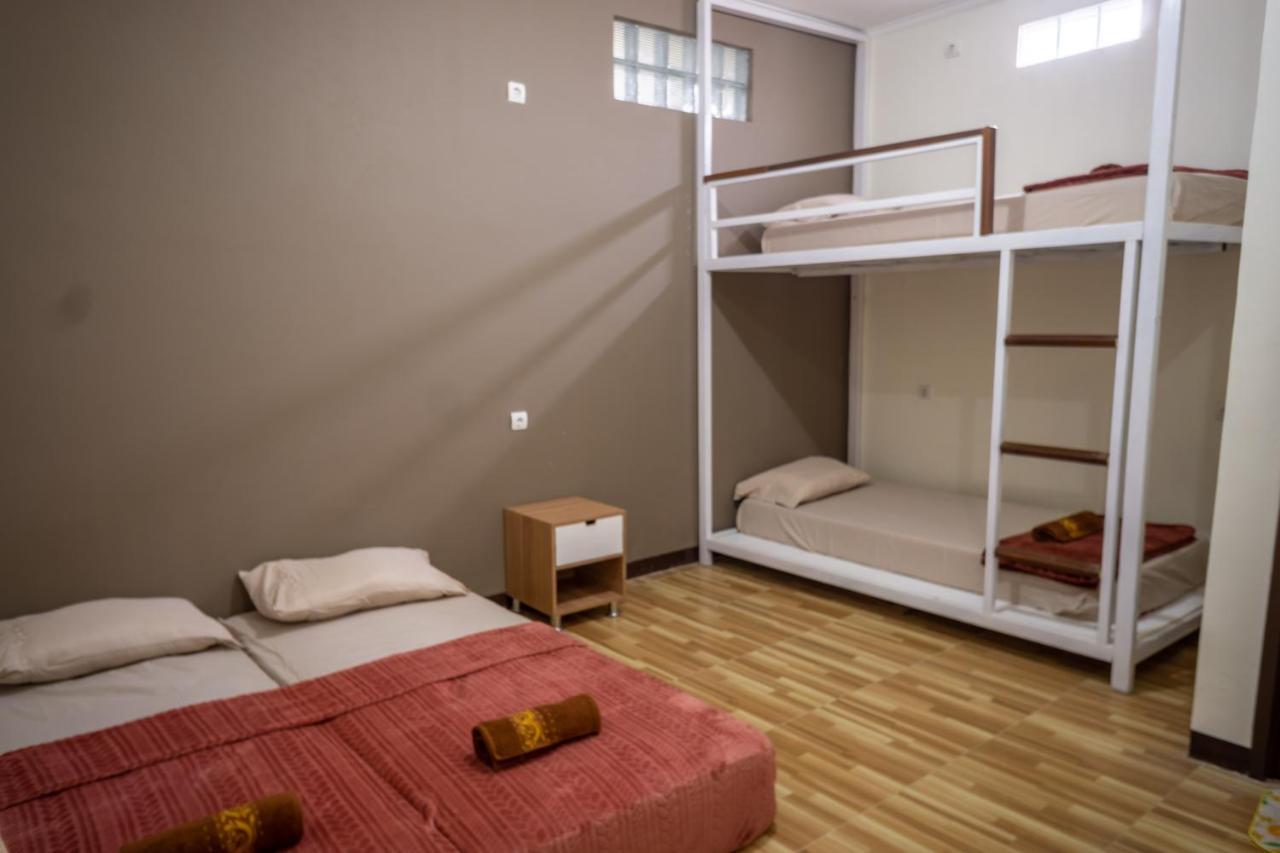 Zenrra House Hotel Bandung Eksteriør billede